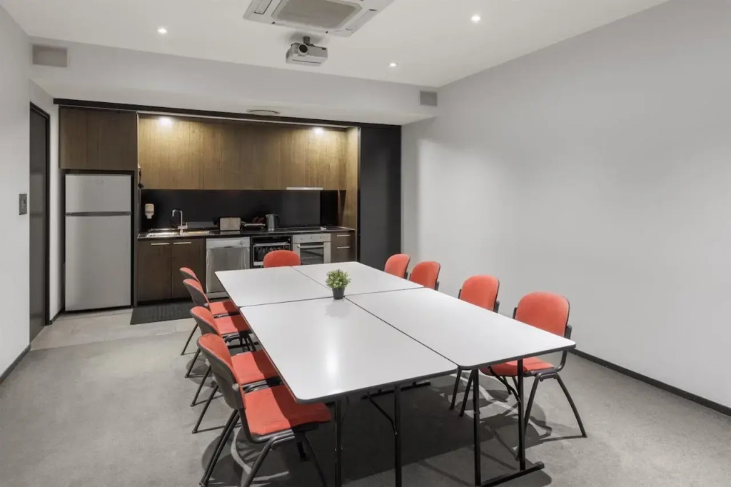 Oaks Melbourne Flemington Suites