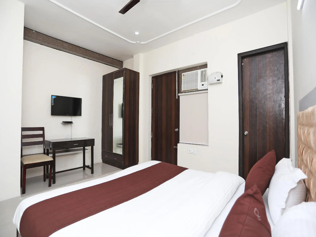 OYO 13555 Corporate serviced apartments Hotel