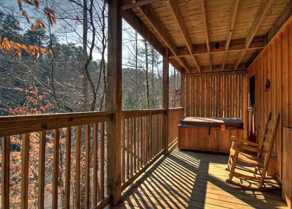 MYSTIC MOUNTAIN - GREAT LOCATION! CLOSE TO ALL THE ACTION! cabin