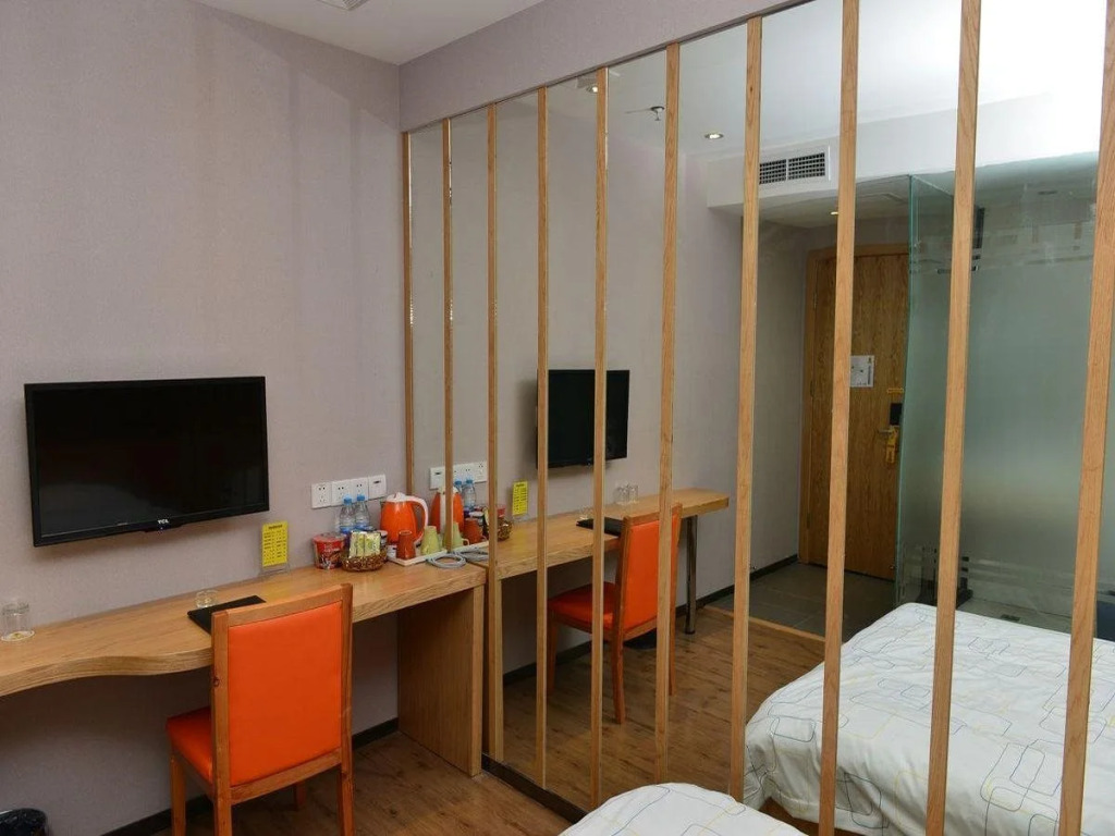 Super 8 Beijing Chaoyang Park Dongfeng South Road Hotel