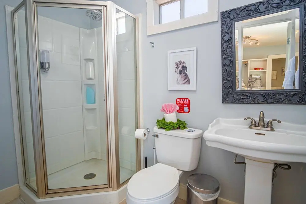 Stunning 3BR 2BA Haven in Downtown s Heart