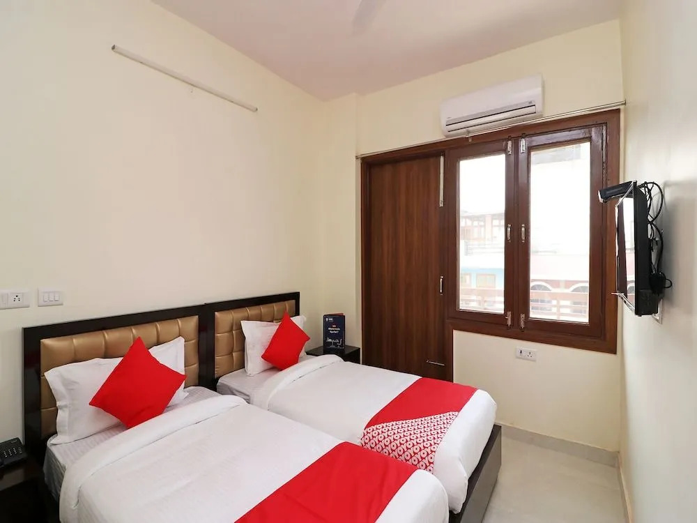 OYO 23320 Hotel Ozone