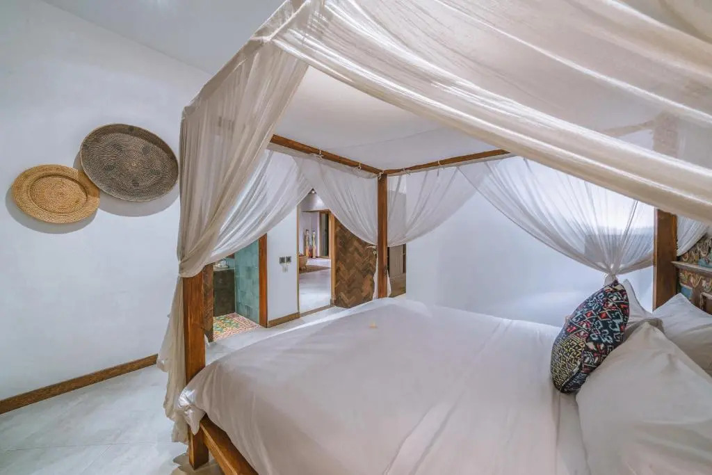 Puri Aman - Unique & Lush 3BR Pool Villa - Next to Gigi Susu & Walk to Beach