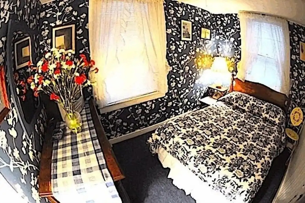 Whistlers Inn