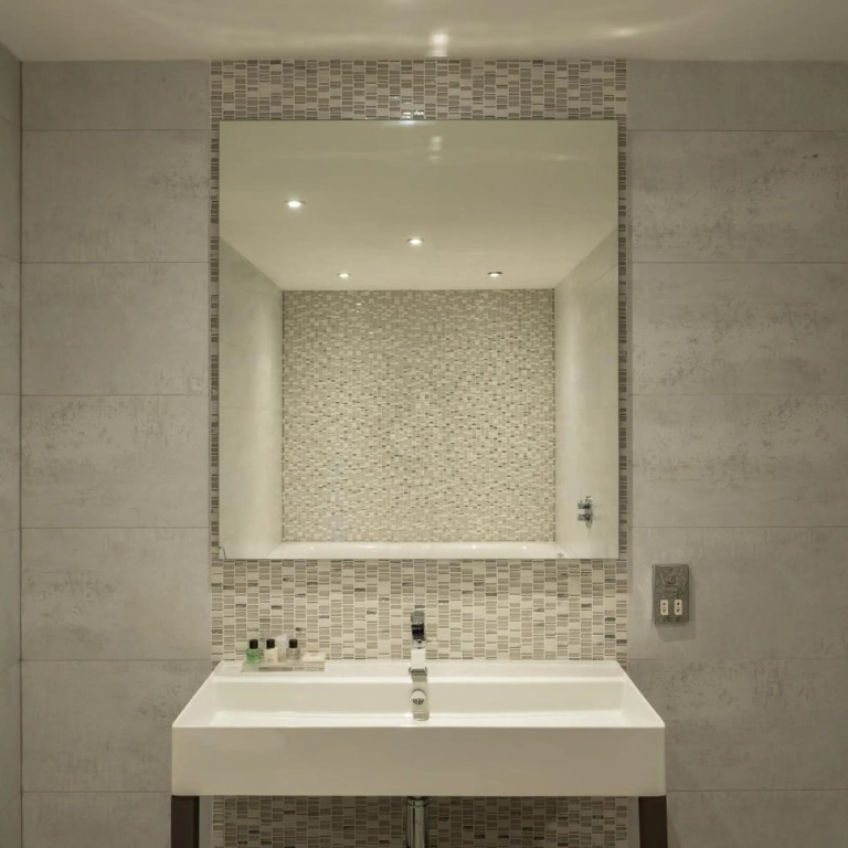Radstone Hotel