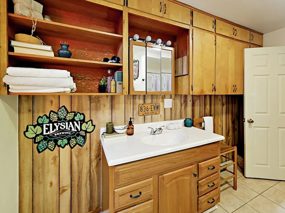 Unique Getaway Near National Forest - 4 Br Home