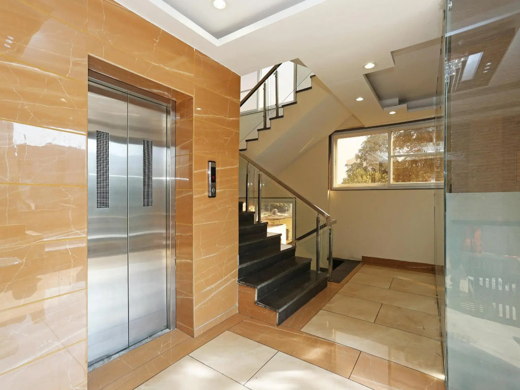 Capital O 8650 Hotel Johri Residency