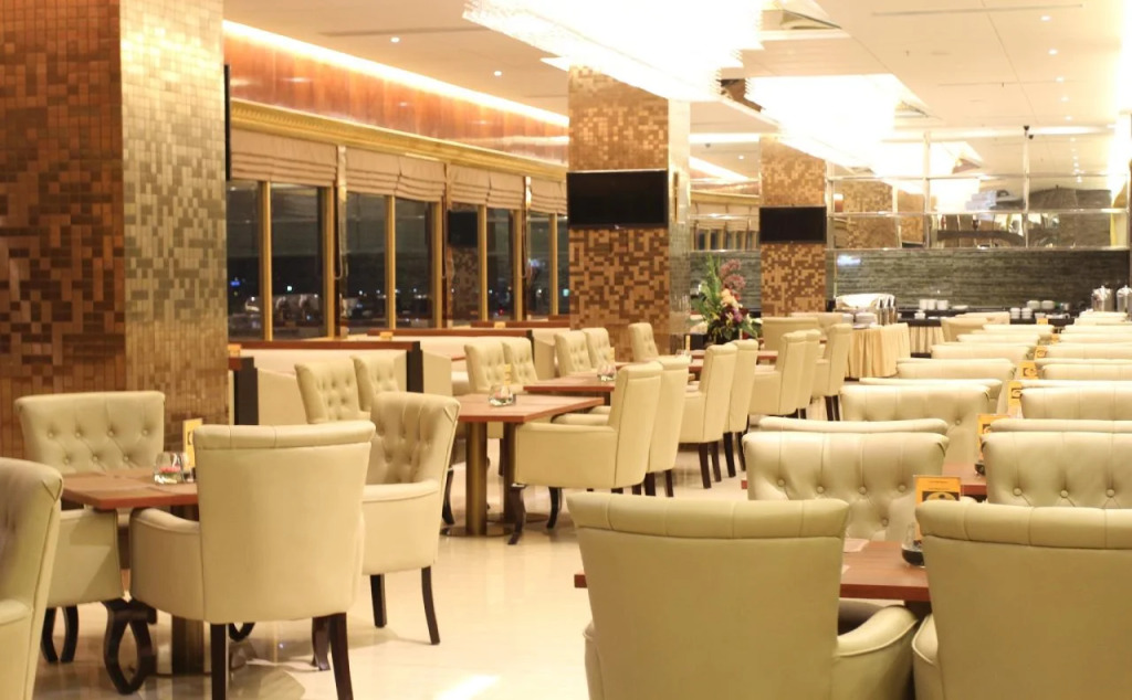 Grand Paragon Hotel