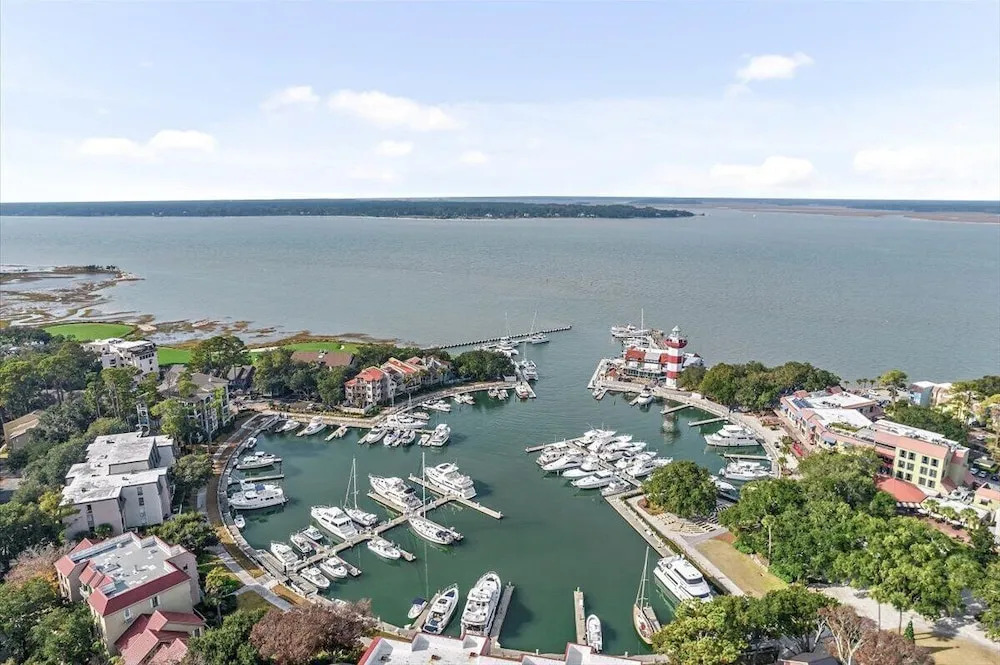 Lighthouse Tennis 2383 by Hilton Head Retreats