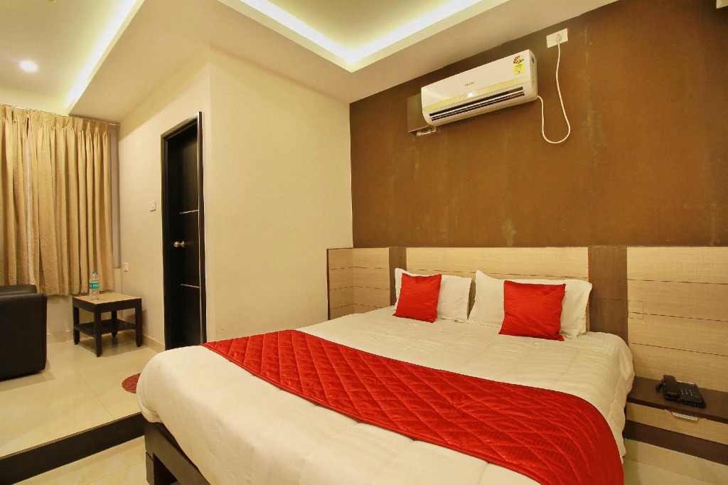 OYO Flagship 11531 Sathya Lodge