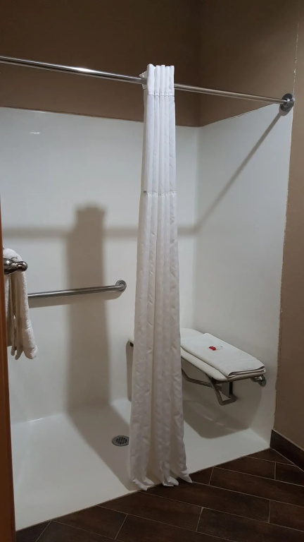 Executive Inn & Suites