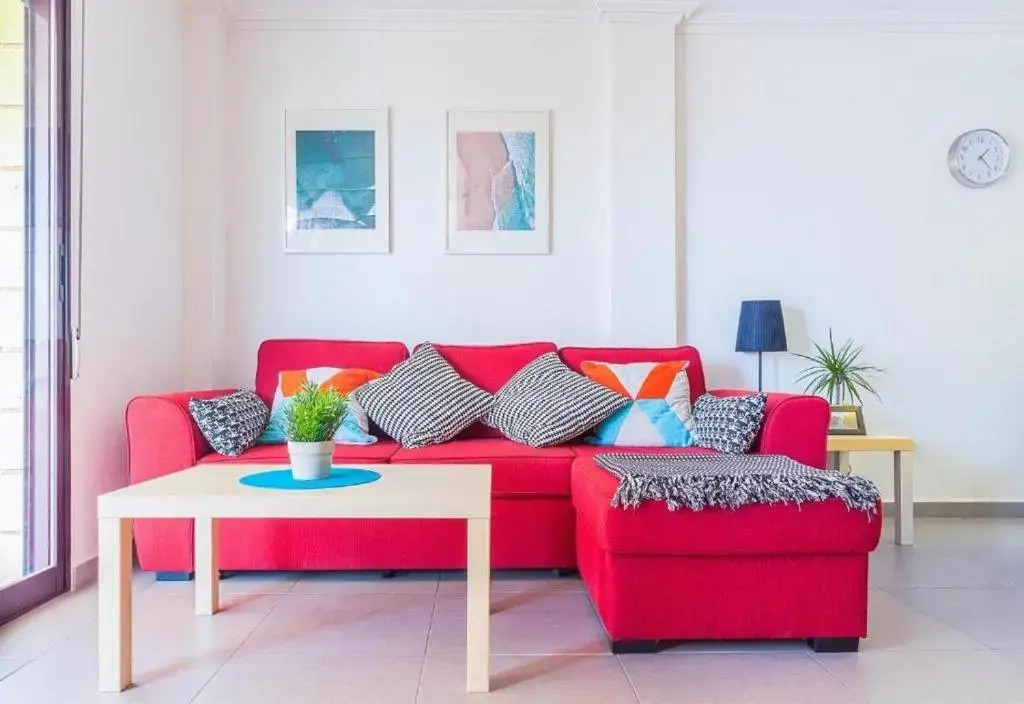 Seaview modern beach apartment