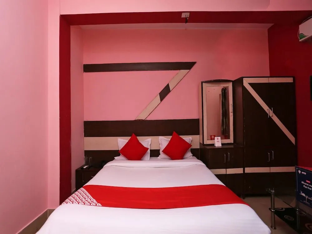 OYO 13624 Kapoors Plaza Guest House