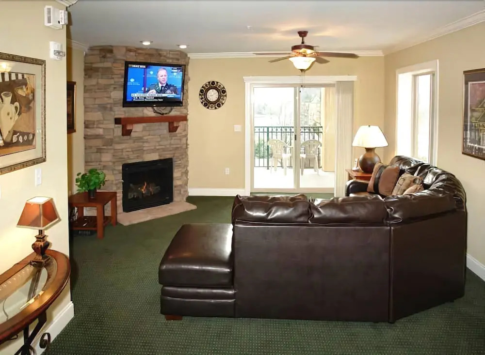 Summit Manor Condominiums