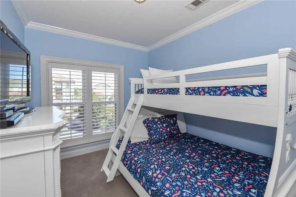 Bella Luna by Compass Resorts