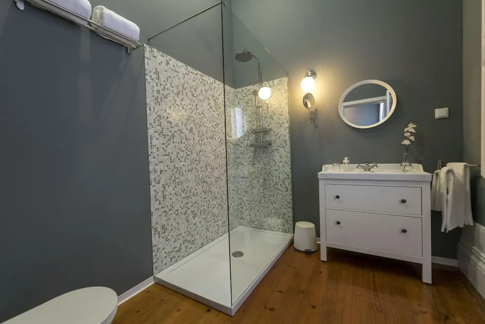Guesthouse Bonjardim by LovelyStay