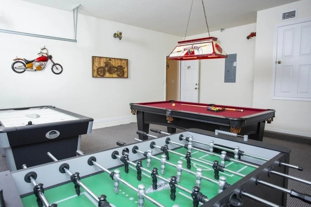 6-bedroom house w/ private pool 10 min from Disney