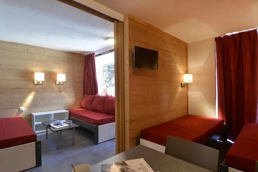 Residence Saintjacques Divisible Studio for 4 People in the Resort Center, 25 m2 S712