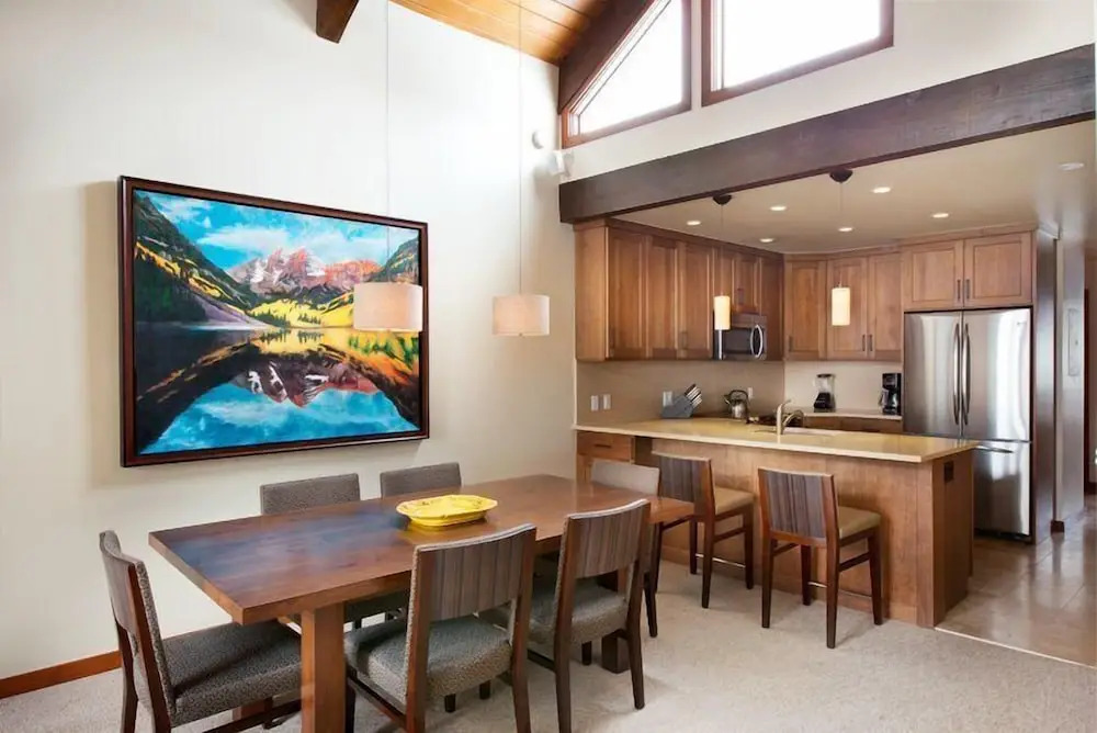 3 Bedroom Mountain Residence In The Heart Of Aspen With Amenities Including Heated Pool, Hot Tubs, Game Room And Spa
