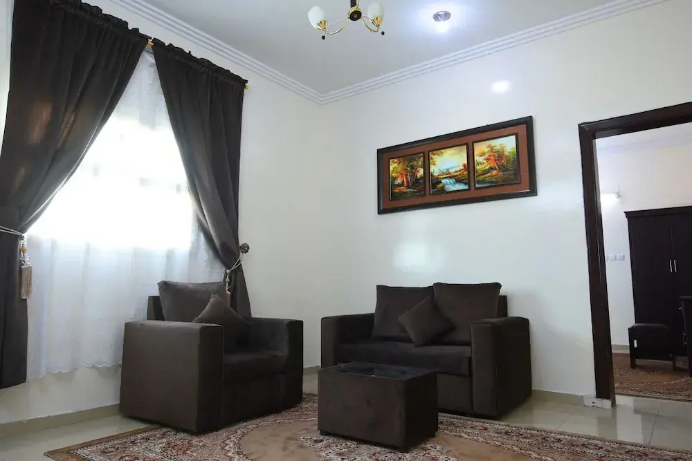 Al Eairy Apartments - Hail 3