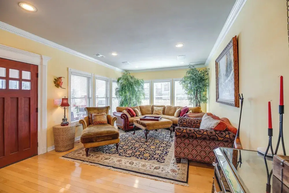 Spacious Houston Home w/ Deck ~ 2 Mi to Downtown!