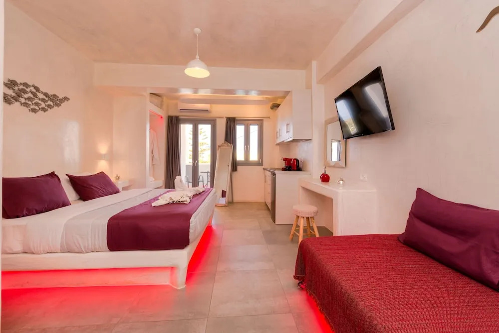 The Muses of Santorini Private Jacuzzi Suites