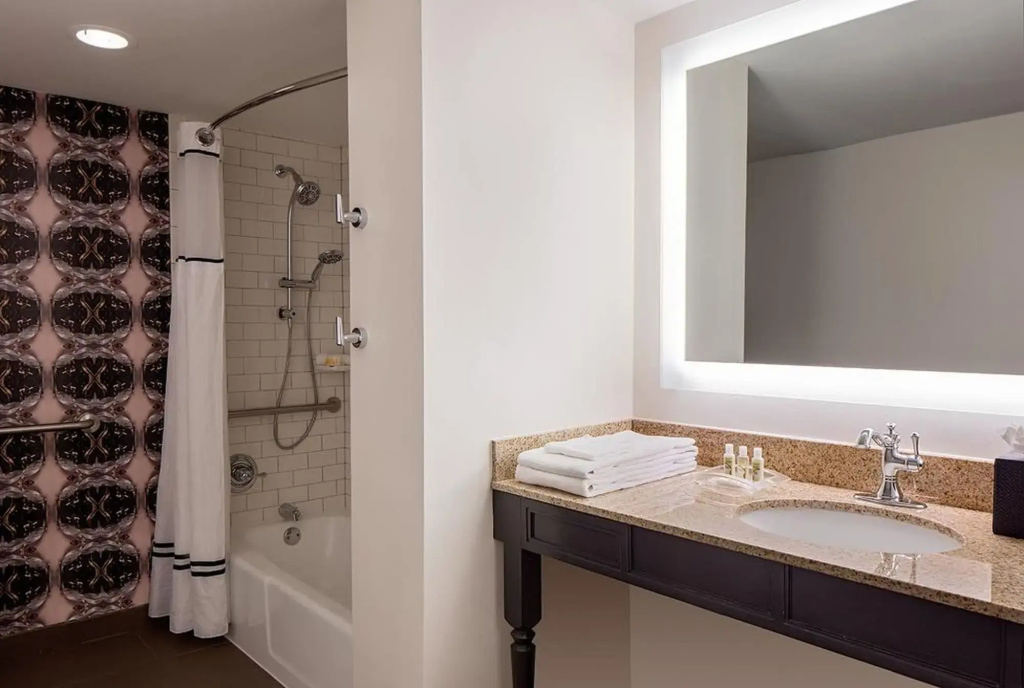 Holiday Inn Hotel French Quarter-Chateau Lemoyne by IHG