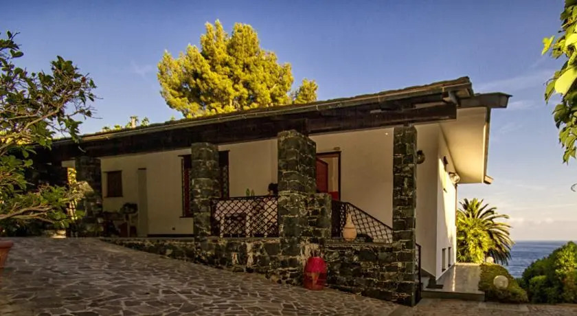 Villa White