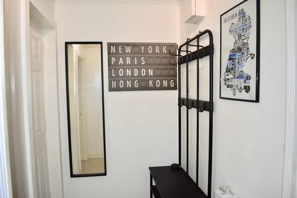 Trendy 2 Bedroom Apartment Near City Centre