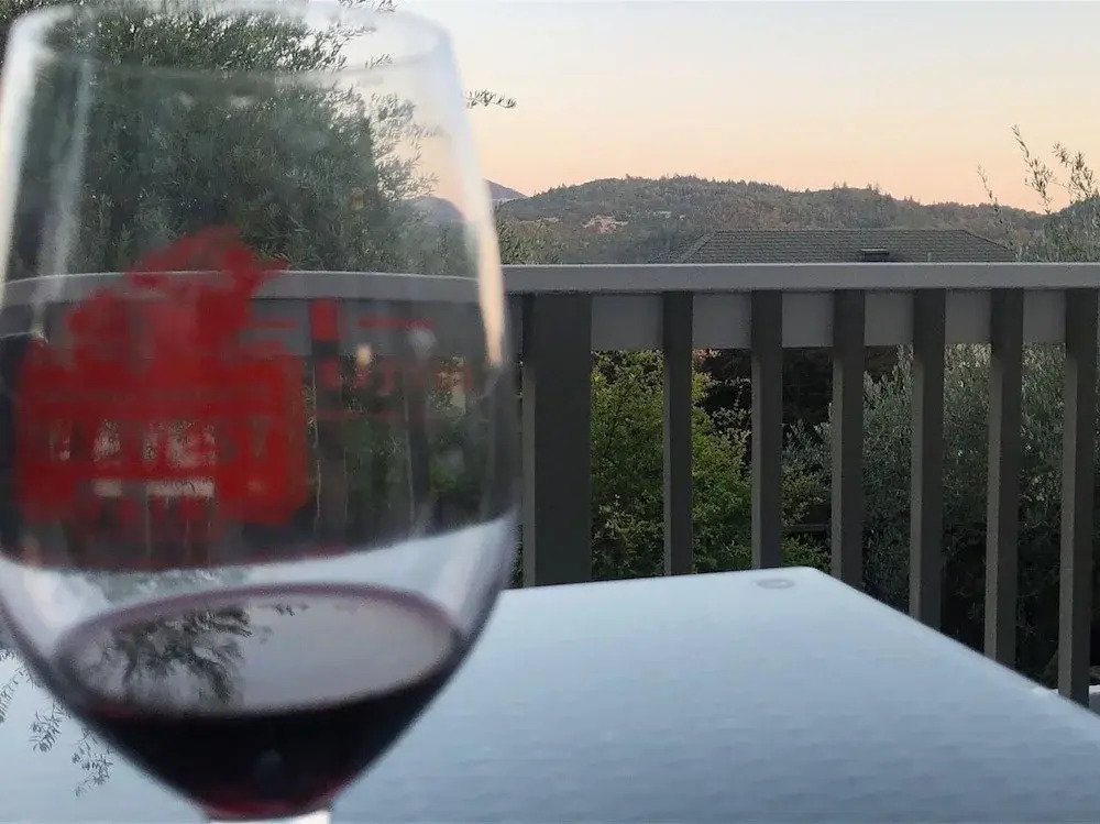 Wine-tasting, Light-filled And Kid-friendly House 5 Bedroom Home by Redawning