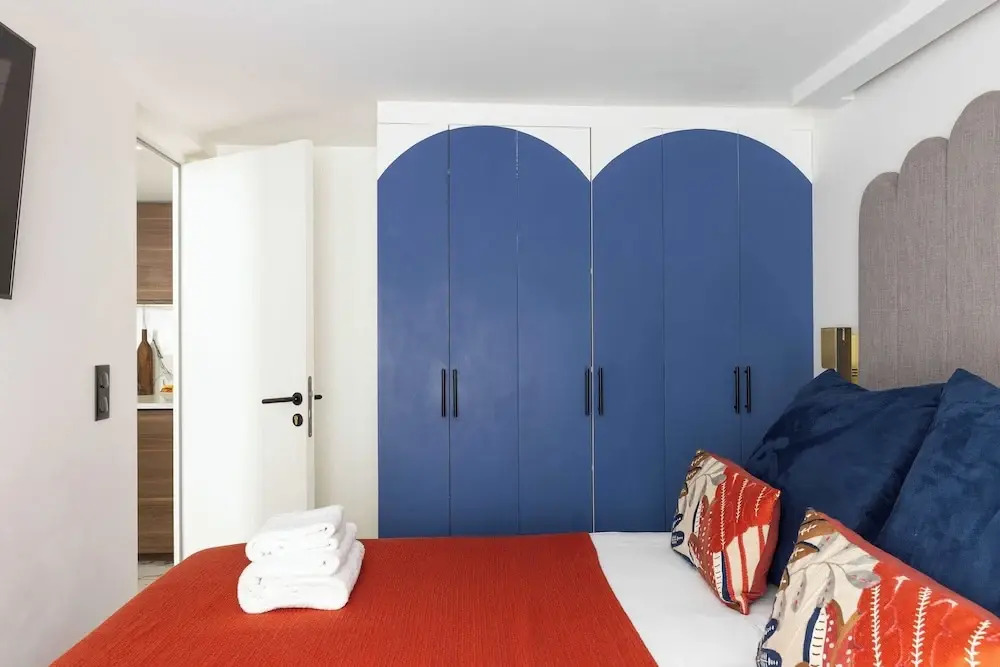 Authentic Apartment - 2br/6p - Place Pigalle