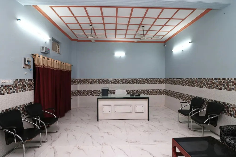 OYO Flagship 15267 Chaitdeep Palace