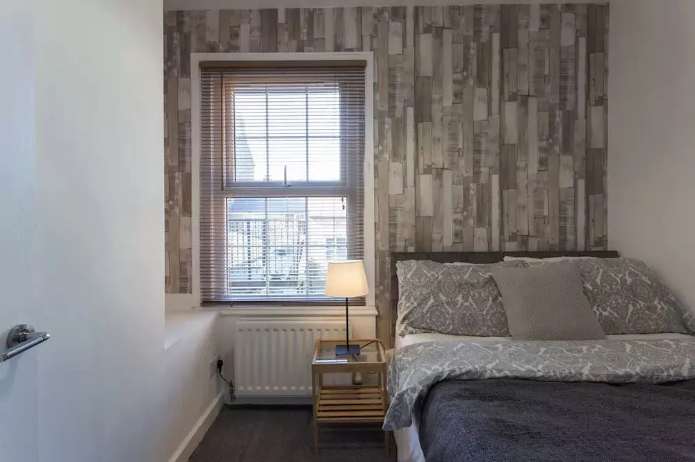 Hastings House - Modern 2 Bedroom House in Central Luton & Near Airport