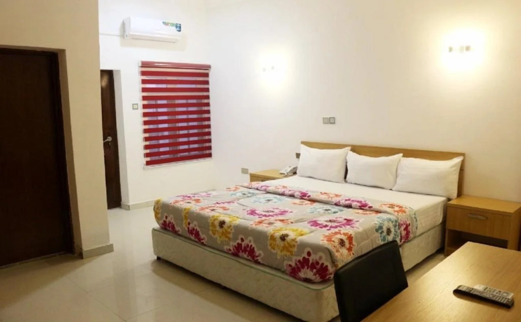 Roses Regency Hotel & Suites