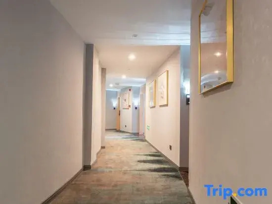 Woke Arts Hotel