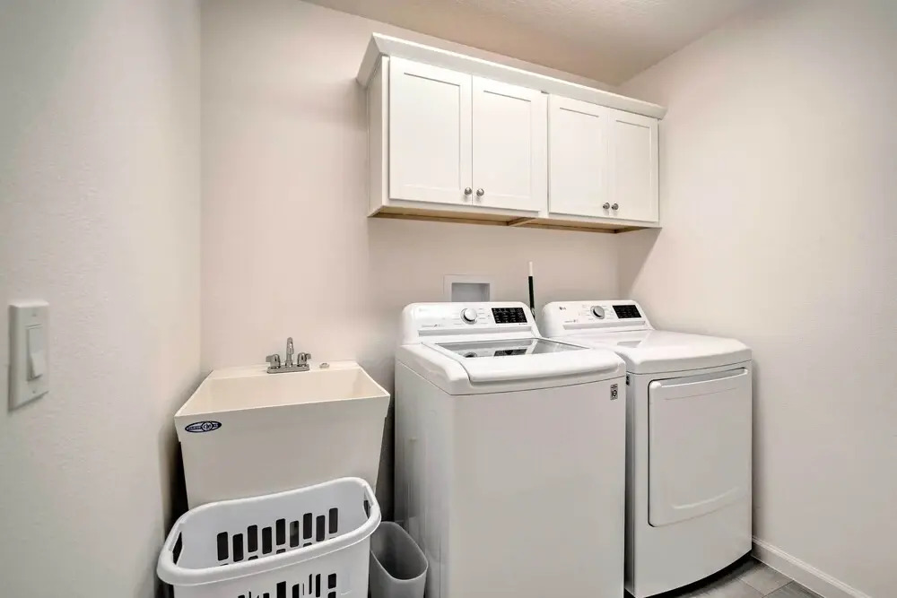 Open-concept Wildwood Home w/ Lanai & Yard!