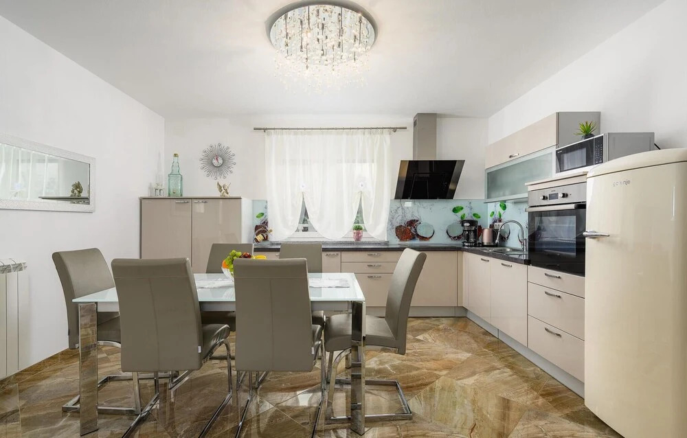 Nice Home in Buje With Wifi and 2 Bedrooms