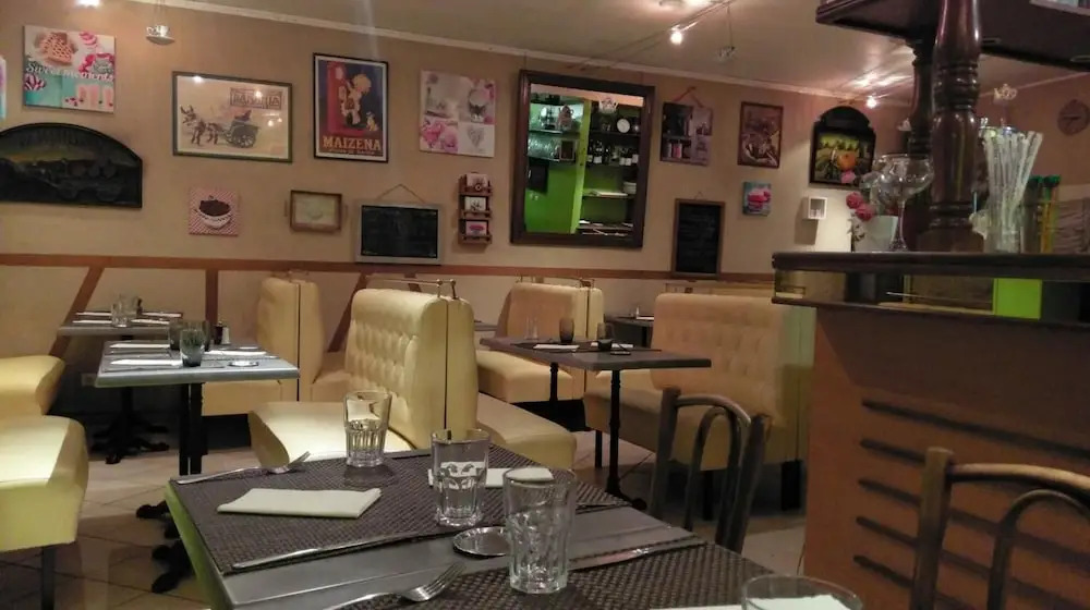 Logis de LEurope Restaurant Le Cepage