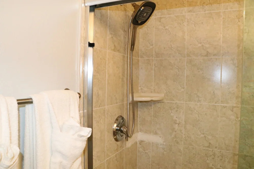 Jamaica Royale 401 - 2 Br Condo