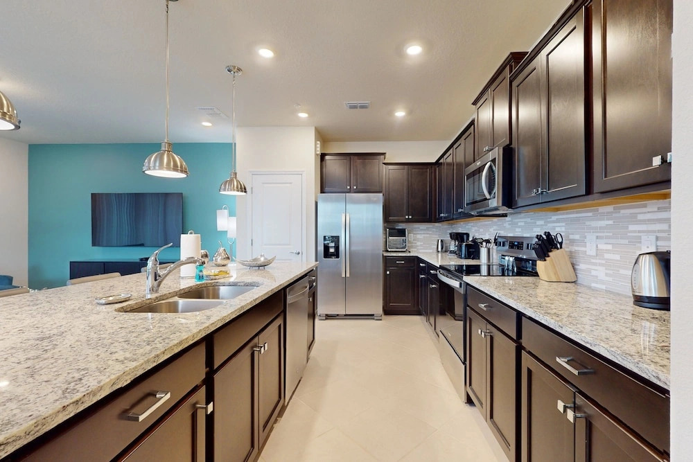 Contemporary Townhouse w/ Private Pool and Resort Amenities, Near Attractions