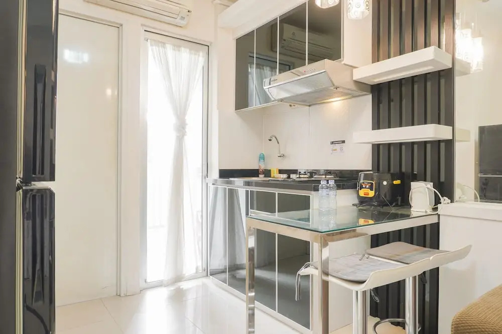 Comfort Living And Minimalist 1Br At Bassura City Apartment