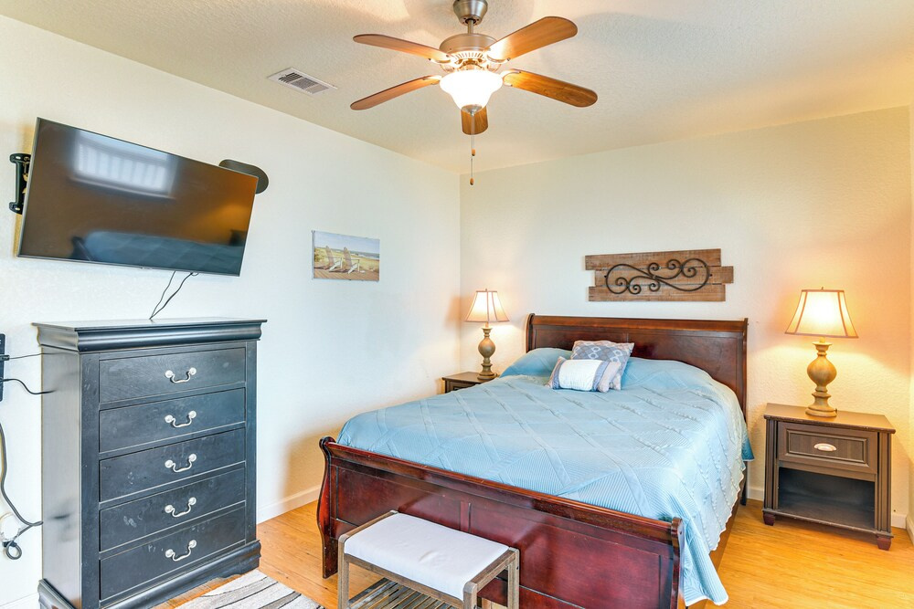 Daves Waves Pet-friendly Home in Surfside Beach