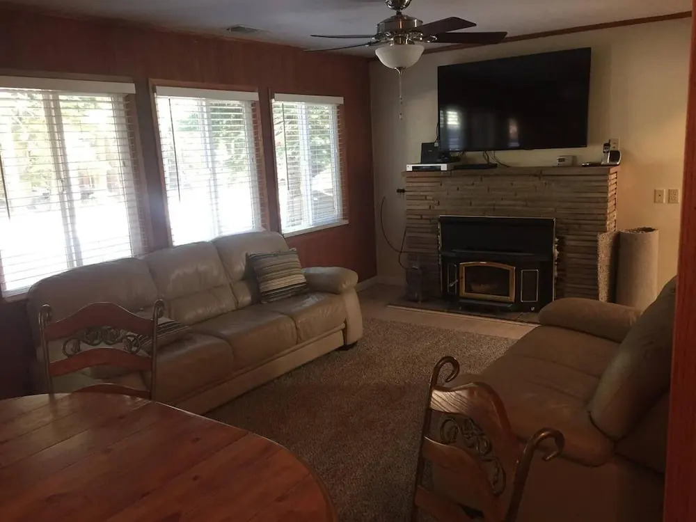 Sleep 6 - 8 in Tahoe Park! Great Value & Location!