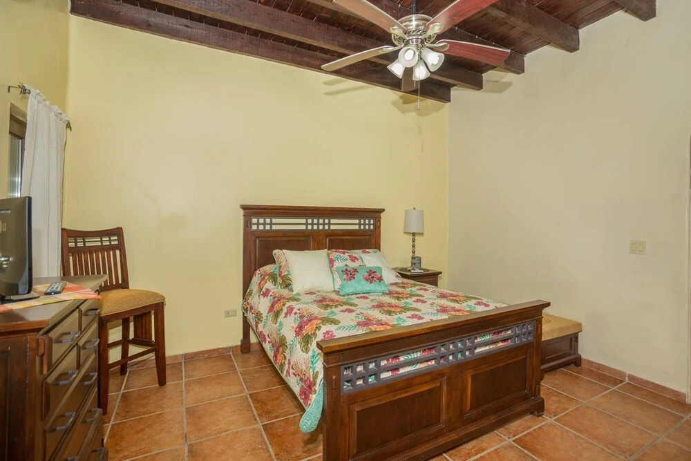 Sea La Vie In West Bay 1 Bedroom Condo