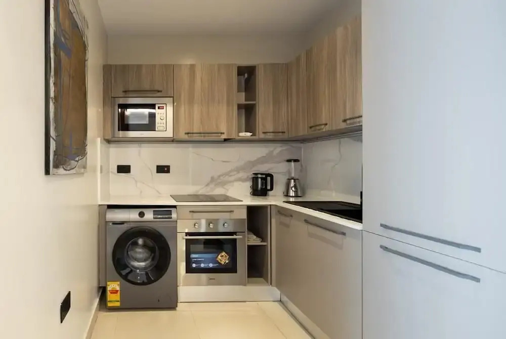 Belfast studio-Blue Waters Property.