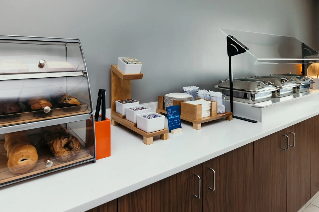 Holiday Inn Express and Suites Urbandale Des Moines by IHG