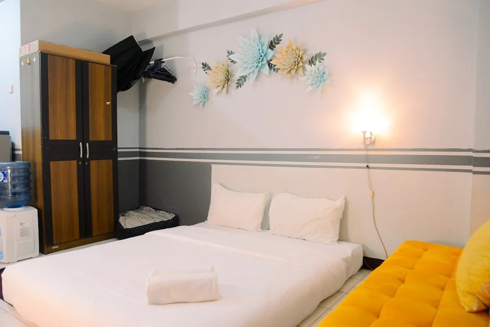 Strategic Studio Apartment at Casablanca East