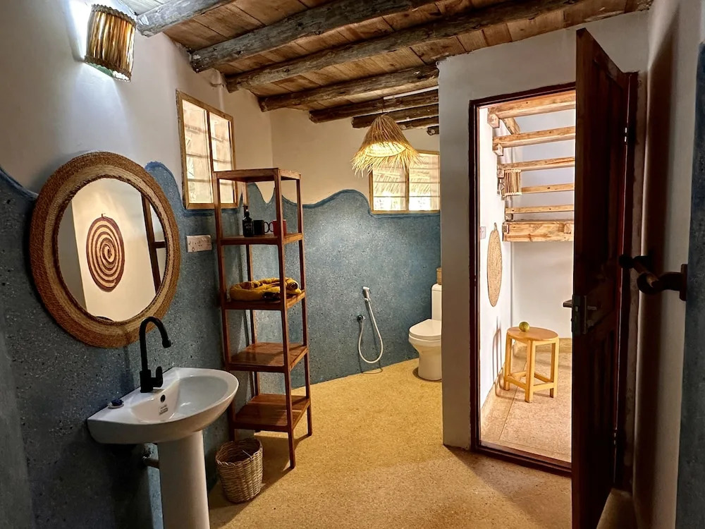 Kameleon Blue Arts Lodge
