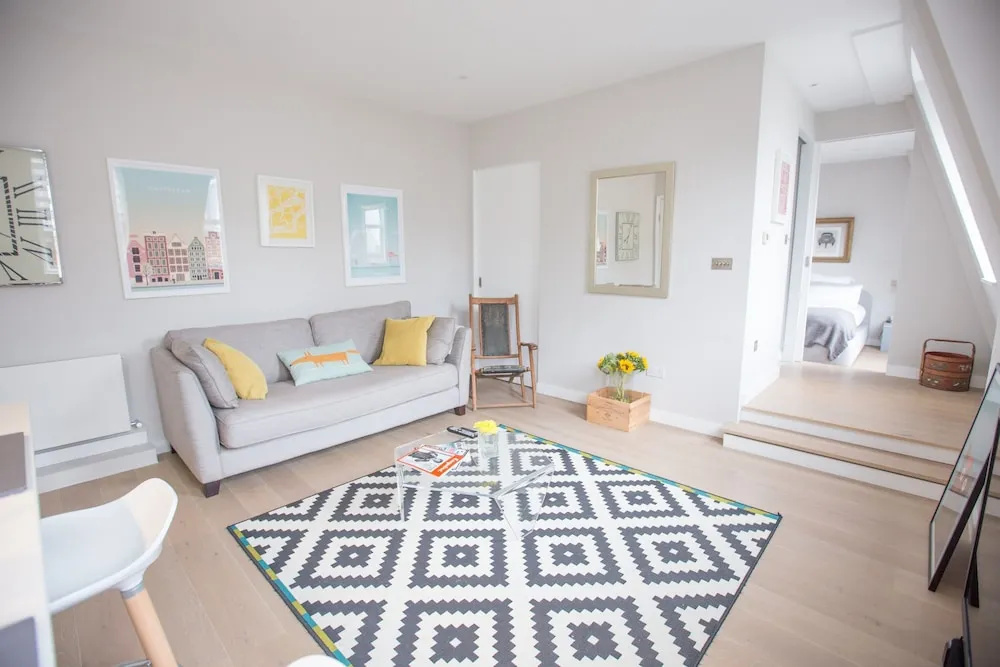Stylish Rooftop Flat on Kensington High Street