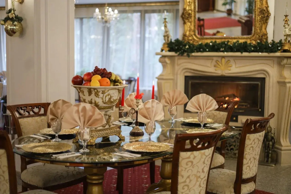 Elegant Lux Hotel